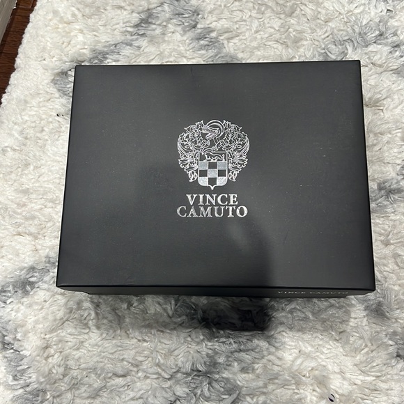 NWOT Vince Camuto Kempern pump - Picture 2 of 9